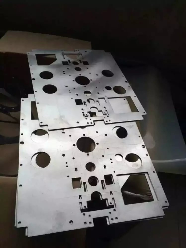 沖壓工藝與產(chǎn)品設(shè)計知識 毛刺、材料與模具材料的綜合解析